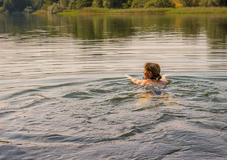 Susanne und Anja mit dem Planwagen durch die Uckermark (2015)